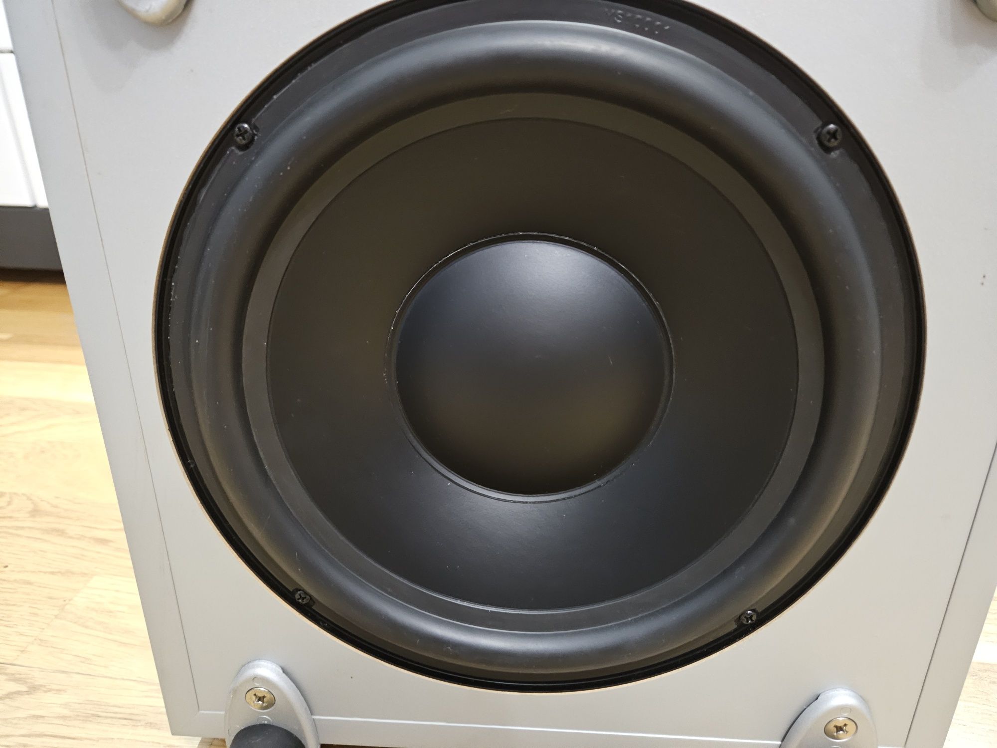 KEF PSW 2010 Subwoofer aktywny