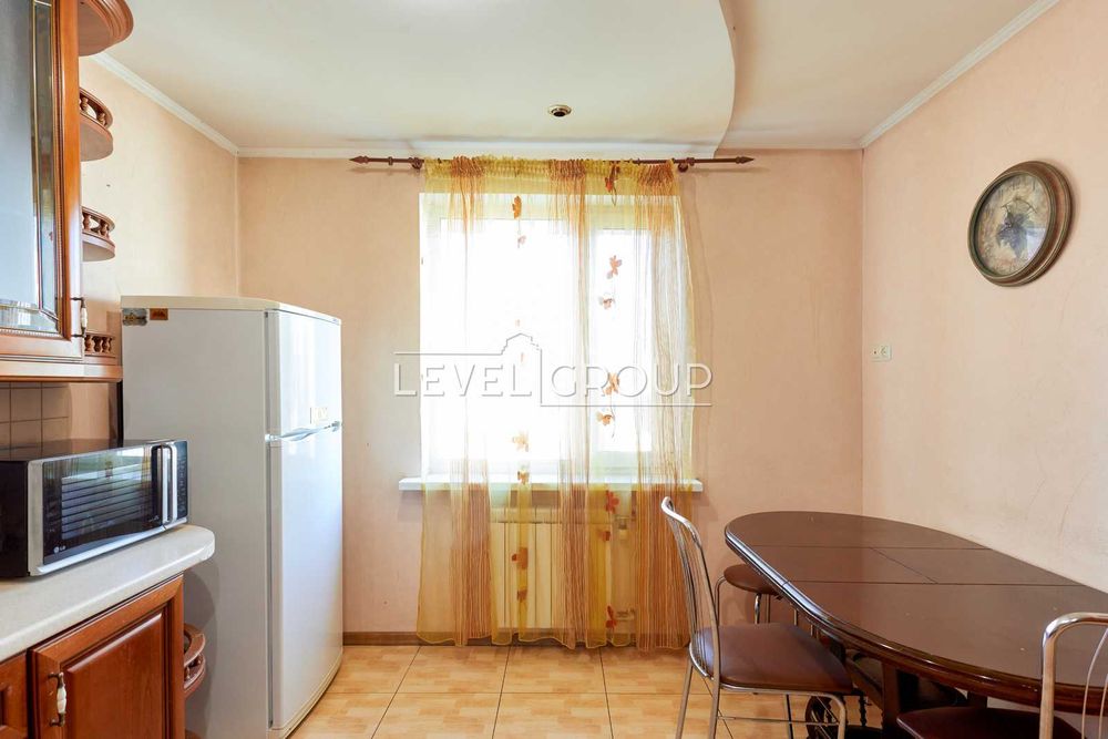 продаж 3-кімн квартири  вул. Анни Ахматової вул., 43 Осокорки