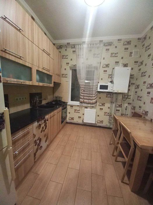 Продається частина будинку в центральній частині міста!