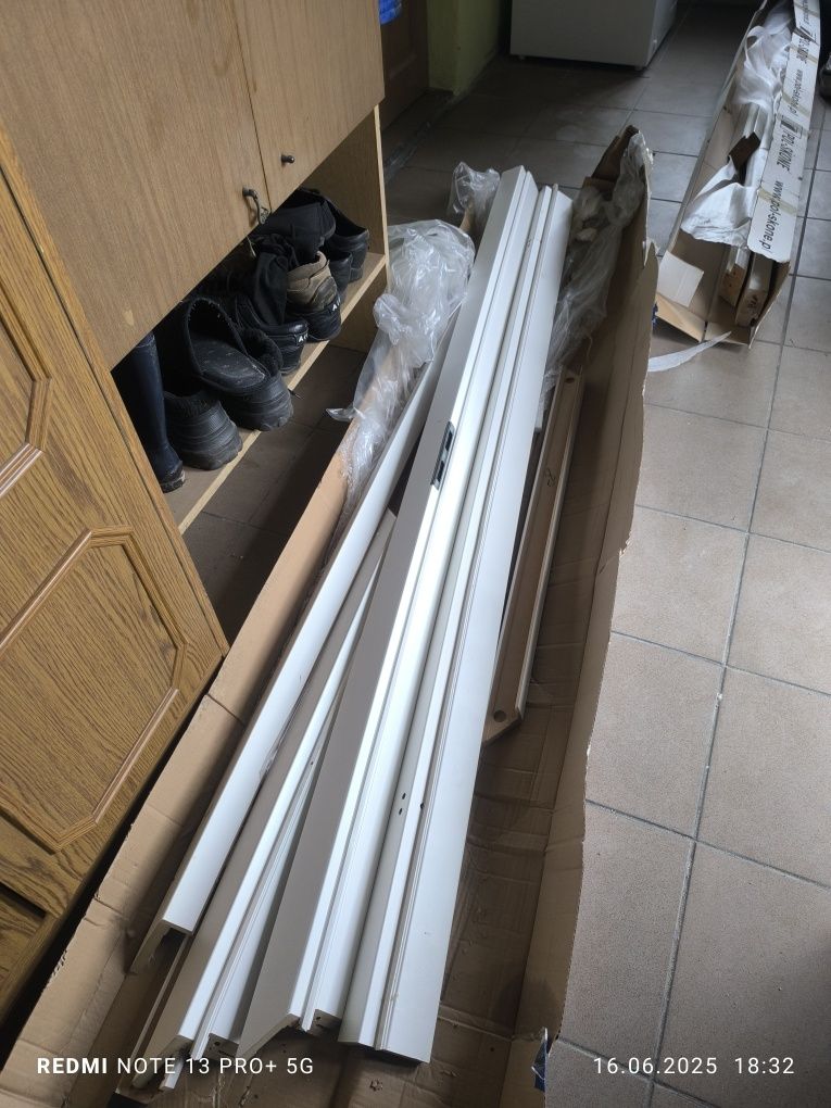 Futryny do drzwi wewnętrznych Pol-Skone 80 Lewa i Prawa