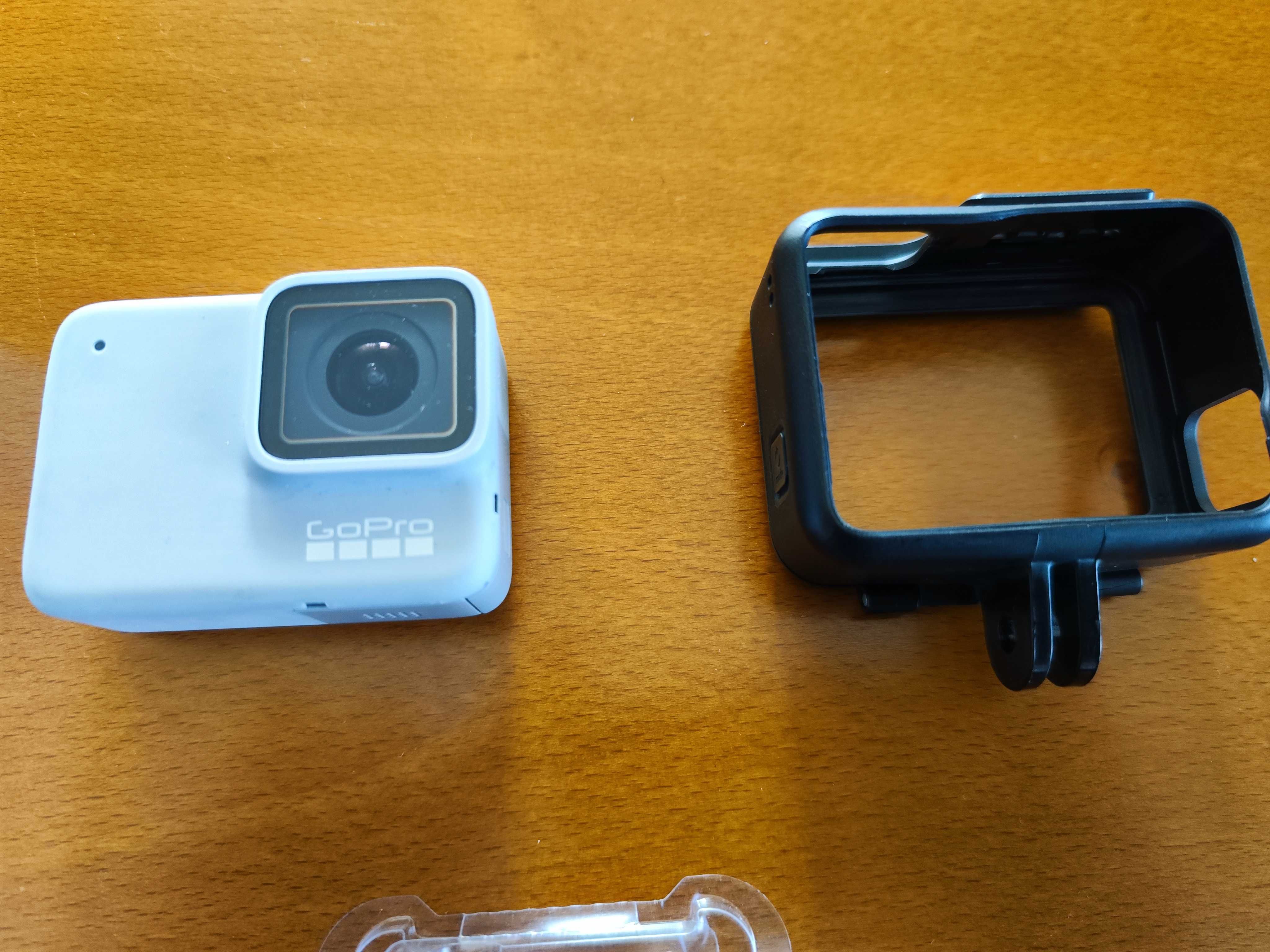 GoPro Hero 7 como nova, com vários acessórios