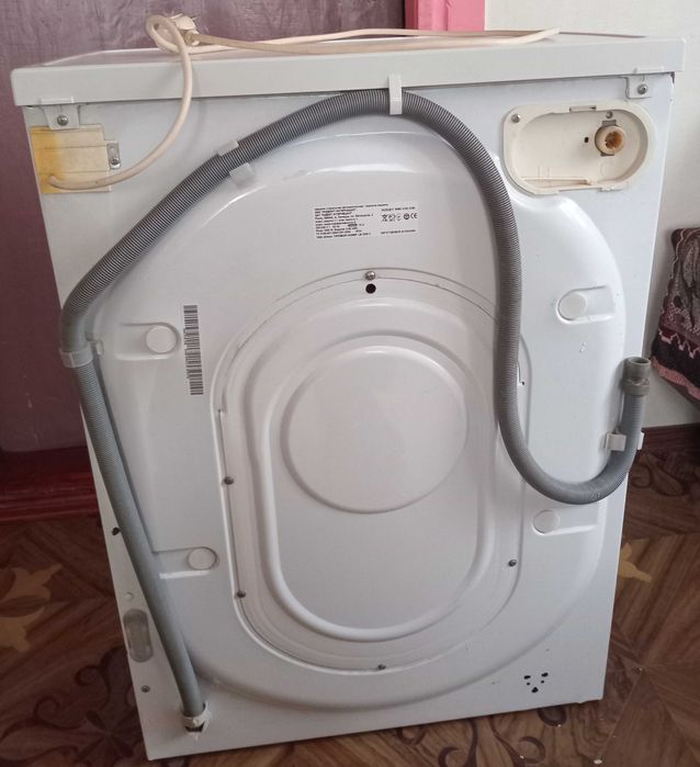 Продам пральну машину INDESIT (під ремонт чи на запчастини)