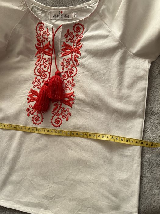 Продам вишиванку для дівчинки