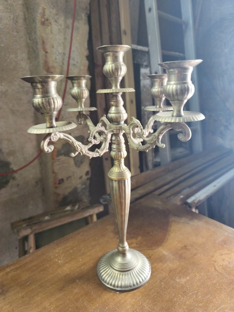 Castiçal em casquinha.