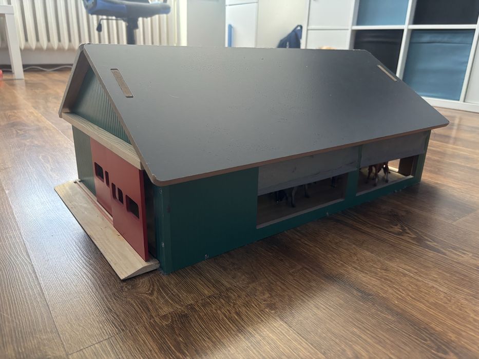 Obora dla krów z oknami Kids Globe