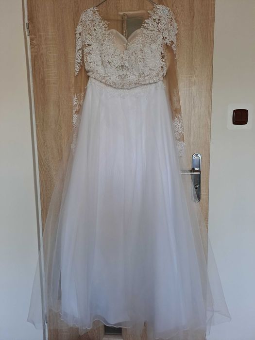 Suknia ślubna długi rękaw 40 L