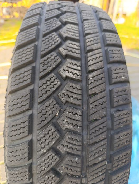 Opony zimowe 205/70R15