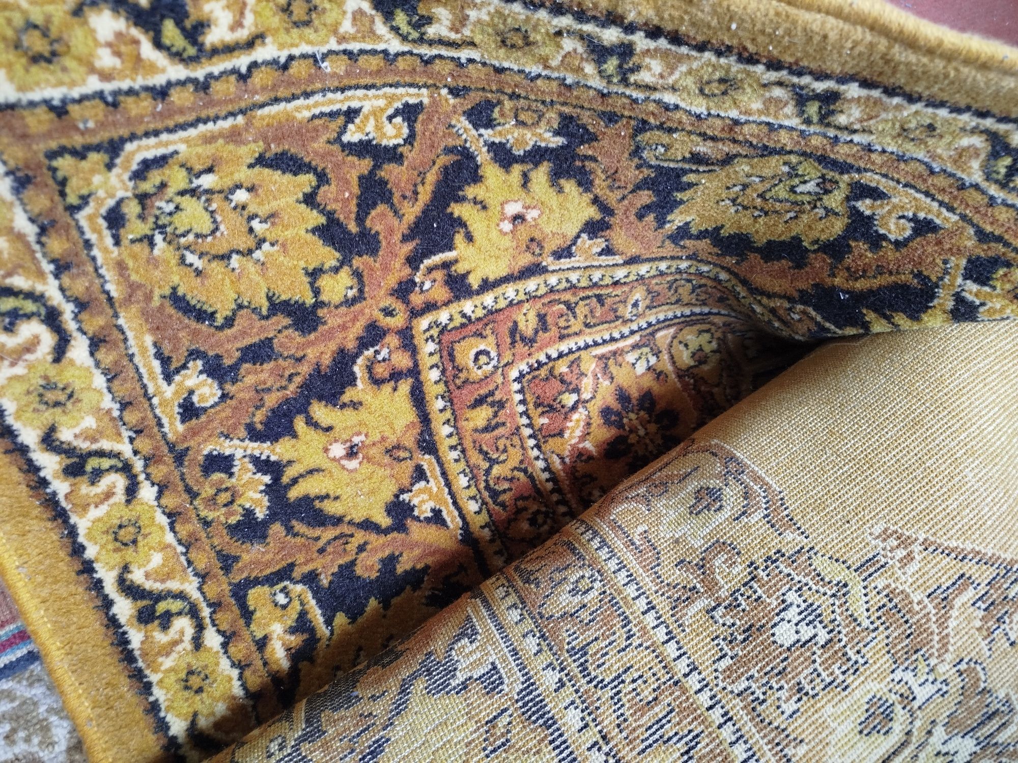Продам килим 2*3