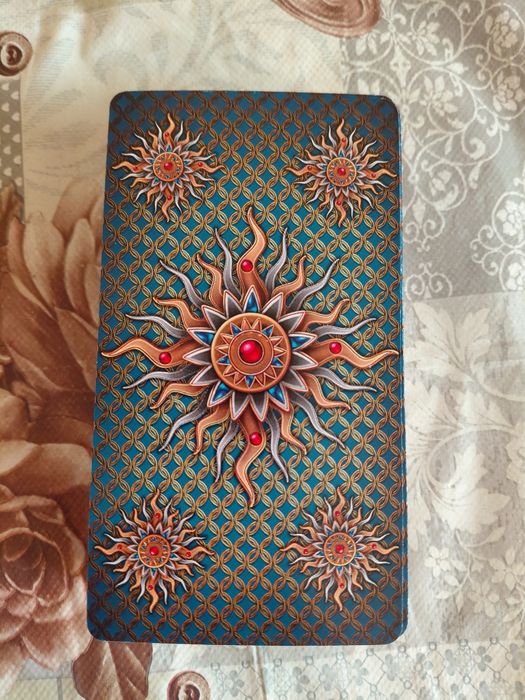 Карты таро     .