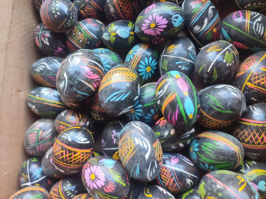 Drewniany jajka wielkanocne z czasów PRL