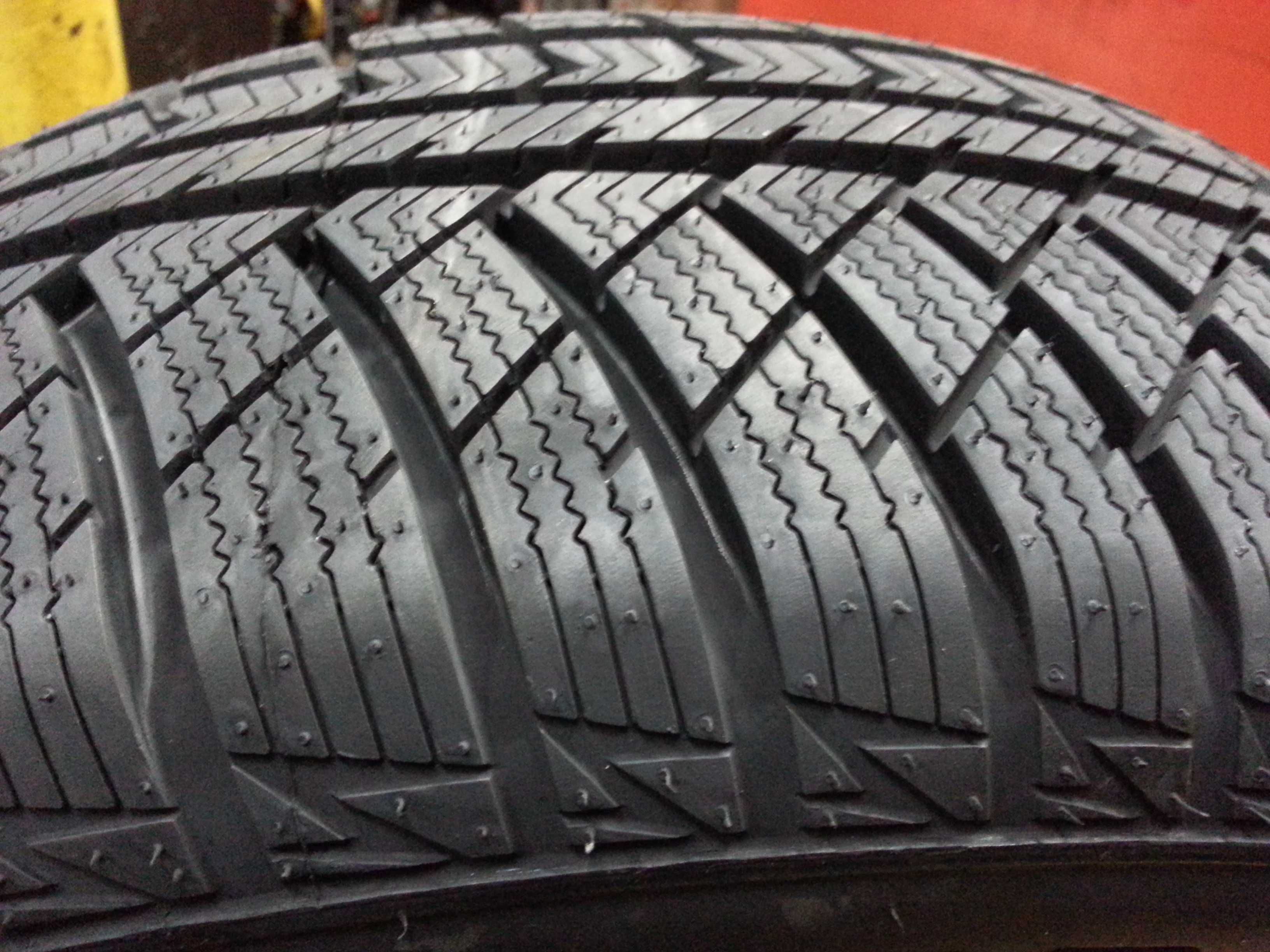 Opony całoroczne wielosezonowe 195/55r16 87V  Sailun 4Seasons