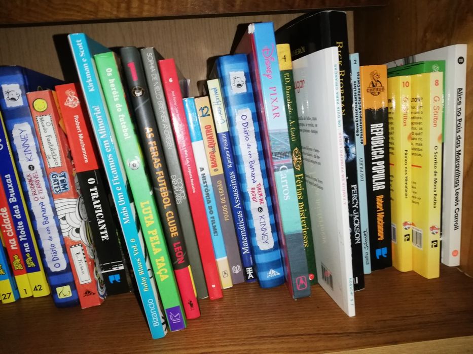 Livros de jovem variados