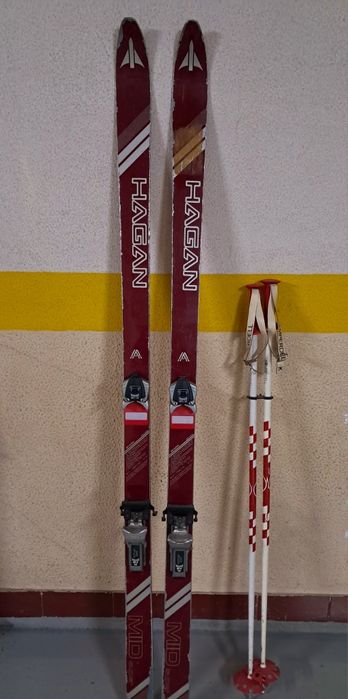 Skis Vintage Hagan c/ Fixações + Bastões