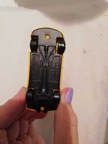 Carrinho de brincar amarelo com fundo preto - Lamborghini Murciélago