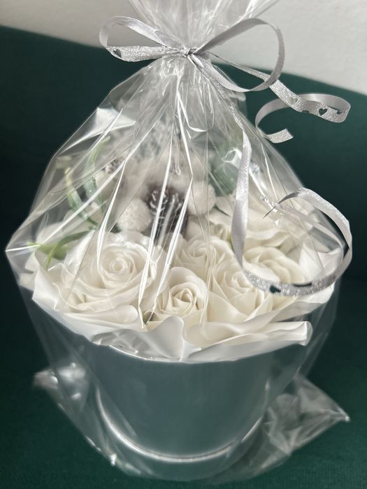 Box z różami mydlanymi