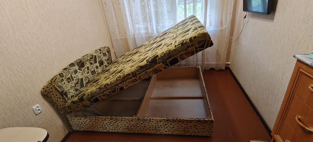 Двоспальне ліжко