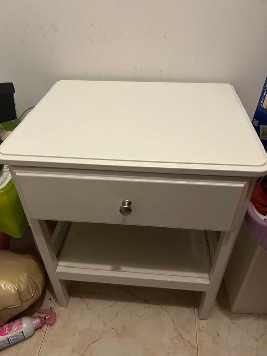 Mesa de cabeceira IKEA