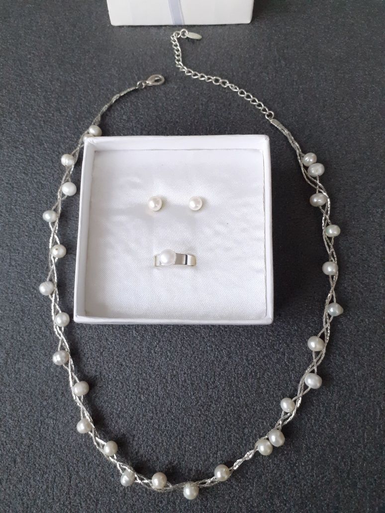 Біжутерія ,намисто, сережки і каблучка, колір серебро з штучним жемчуг