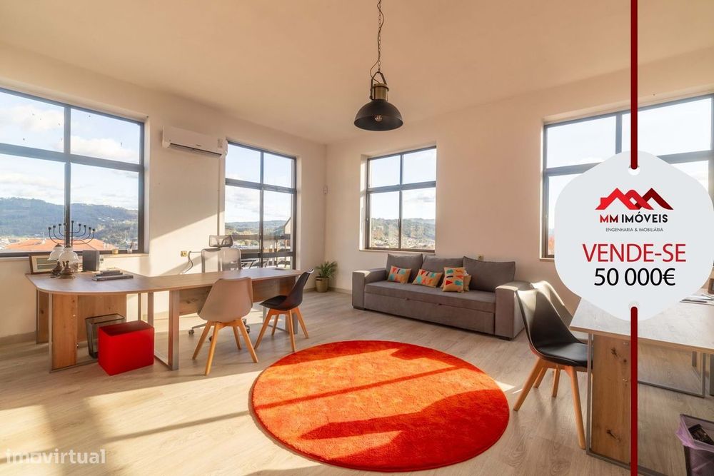 Loja | Centro Comercial S. Pedro do Sul | Luz Natural | Duas frentes S