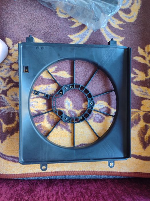 Диффузор кожух радиатора голый правый Acura TLX 15- 2.4