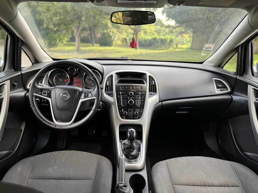 Opel Astra 1.3 CDTI (2011)