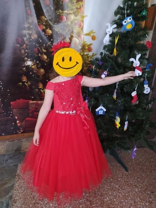 Продам сукню святкову