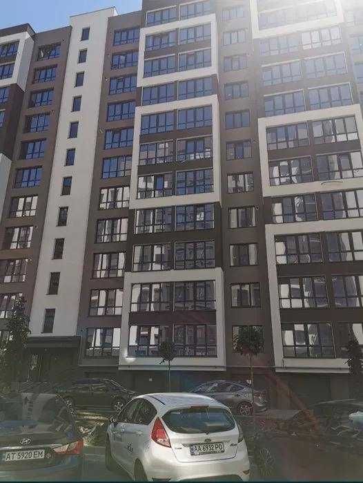 Продається 3 к.квартира - під ремонт! Паркова Алея