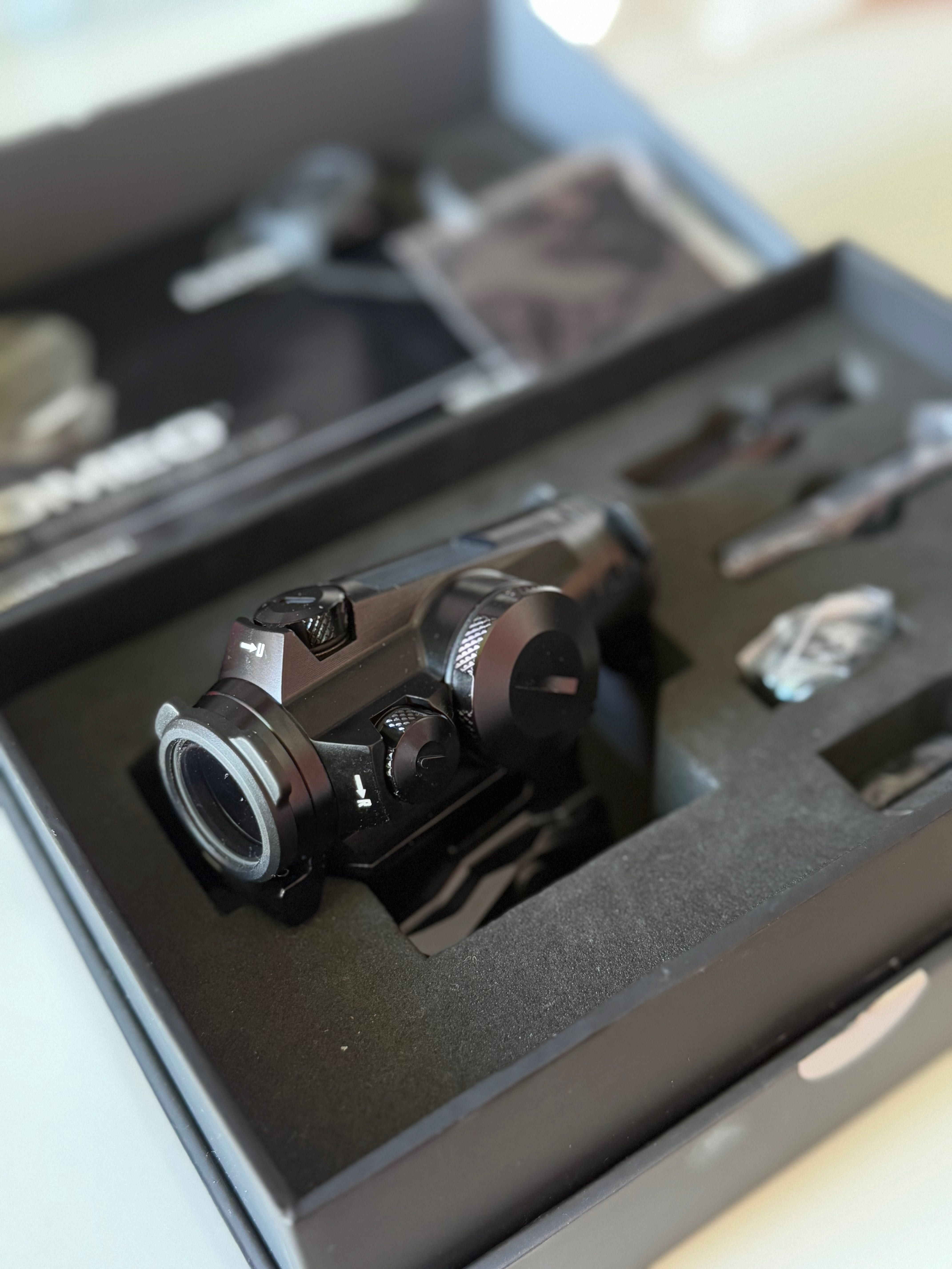 Приціл коліматорний Sig Sauer Romeo4T 1x20 mm Compact Red Dot Sight