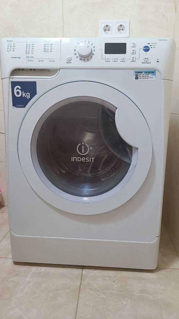 Пральна машина Indesit PWSE 6108 W