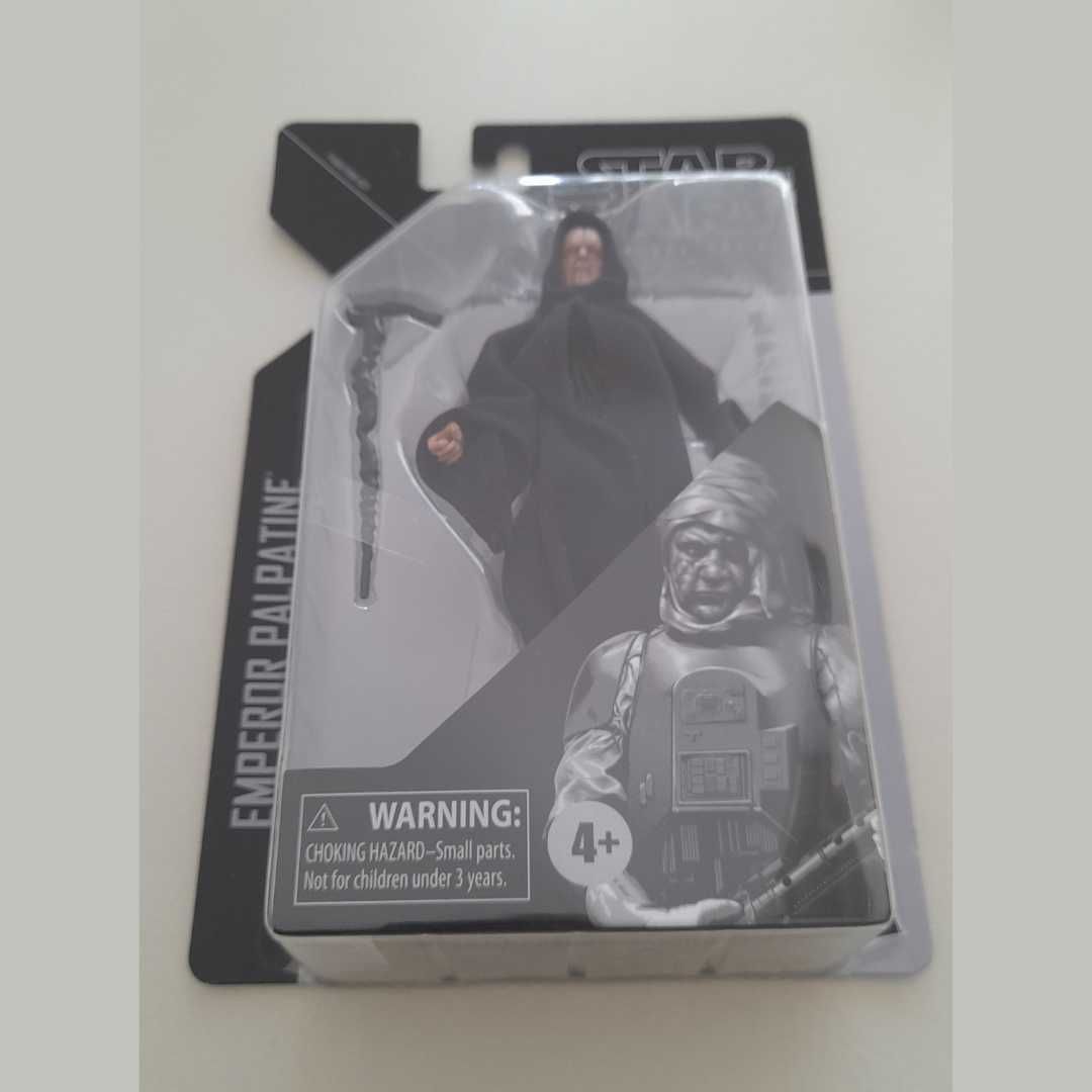 Figura Star Wars Emperor Palpatine c/ erro de embalagem do fabricante