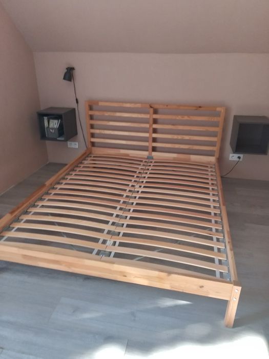 Rama łóżka Ikea ze stelażem