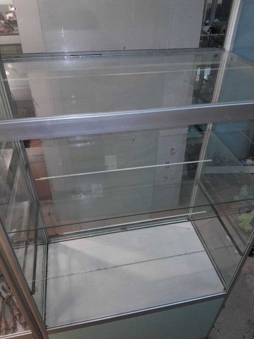 Скляні торгові вітрини на алюмінієвому каркасі | LED підсвітка | 10 шт