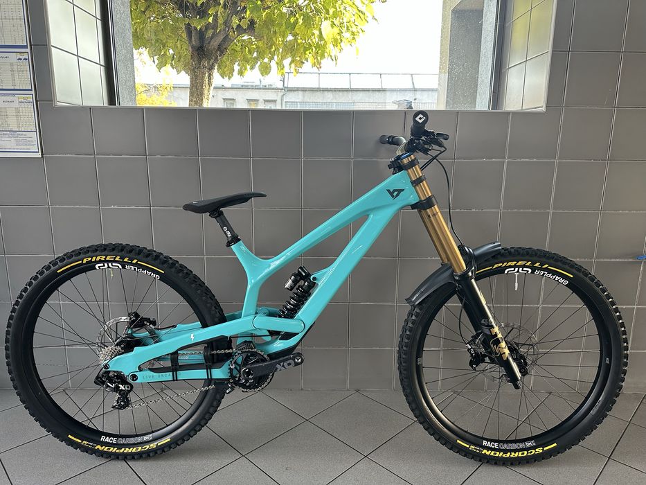 Rower zjazdowy DH YT Tues Core 4 2023 Large 29 bardzo zadbany