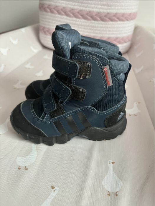 Buty zimowe dla chlopca Adidas, trapery, rozm 22.