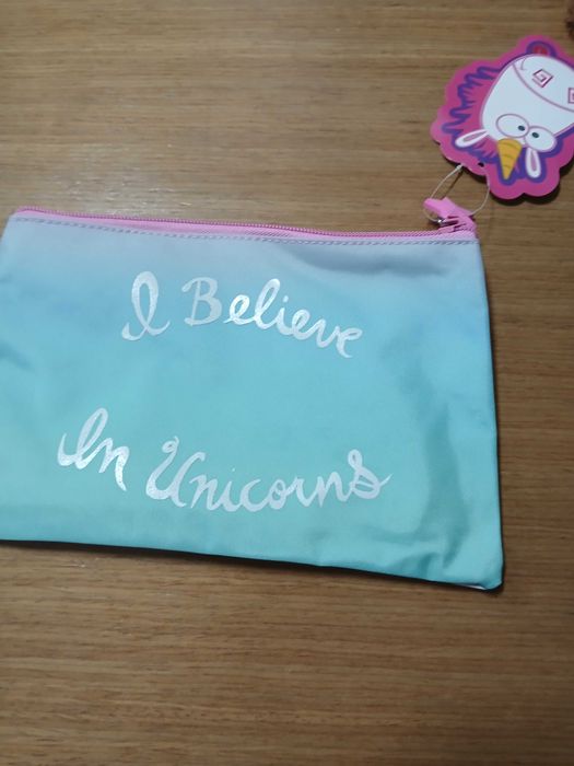 Bolsa/estojo com figuras de unicórnio (novo com etiqueta)