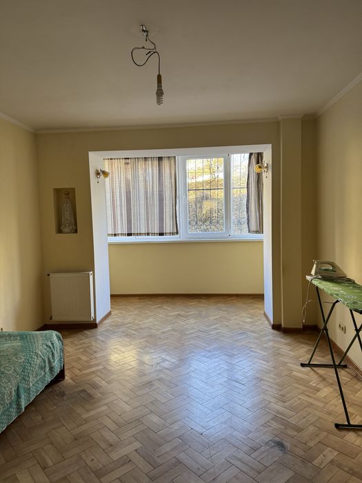 Здається 3 к квартира по Вул. Золотогірська