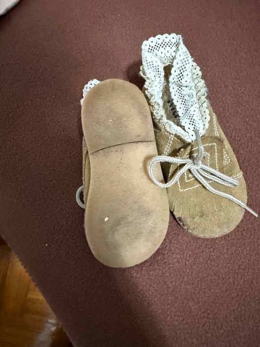 Vendo Sapatos de menina tamanho 22/23