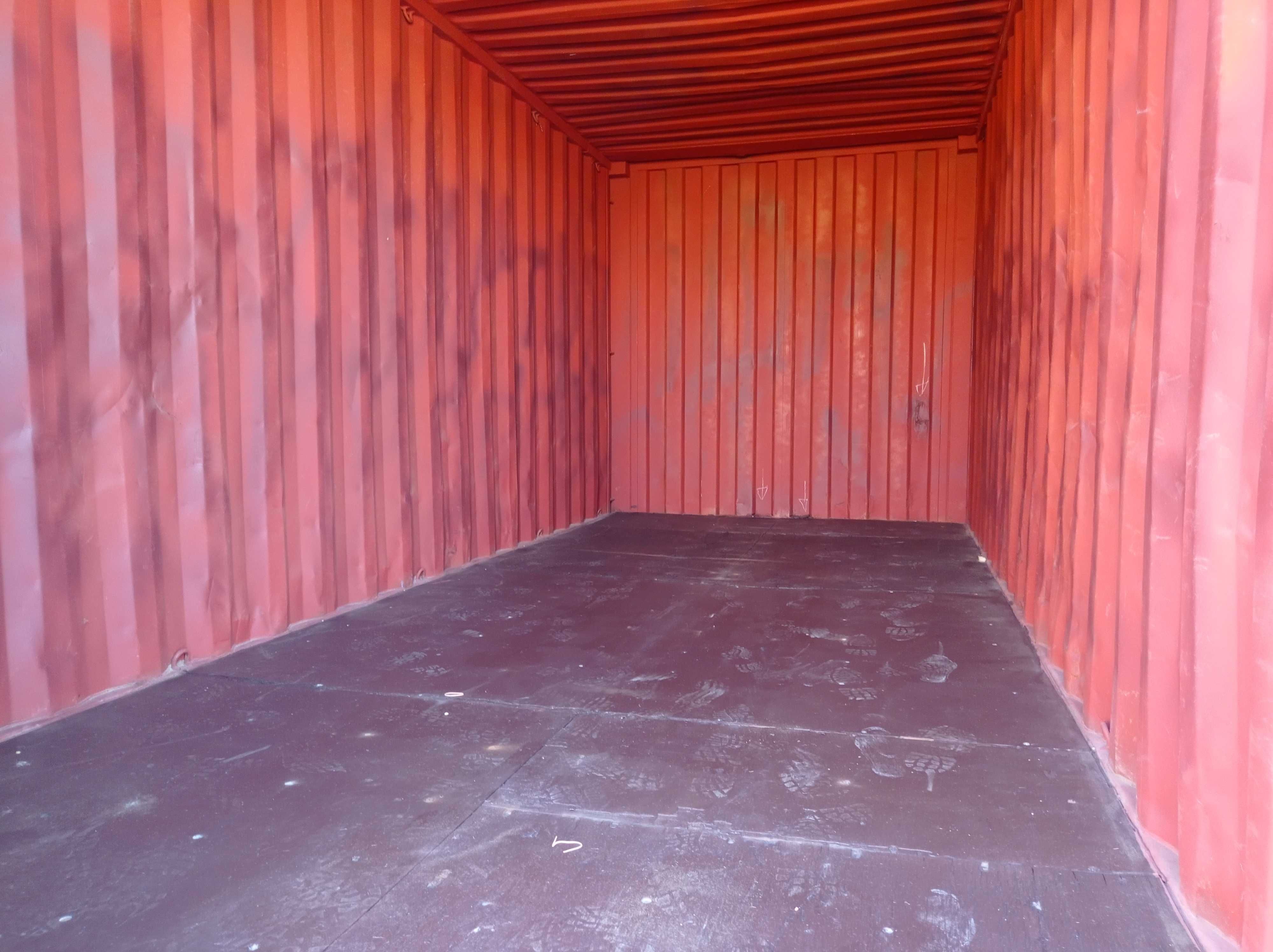 Self storage container