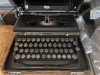 Máquina de escrever Royal Deluxe