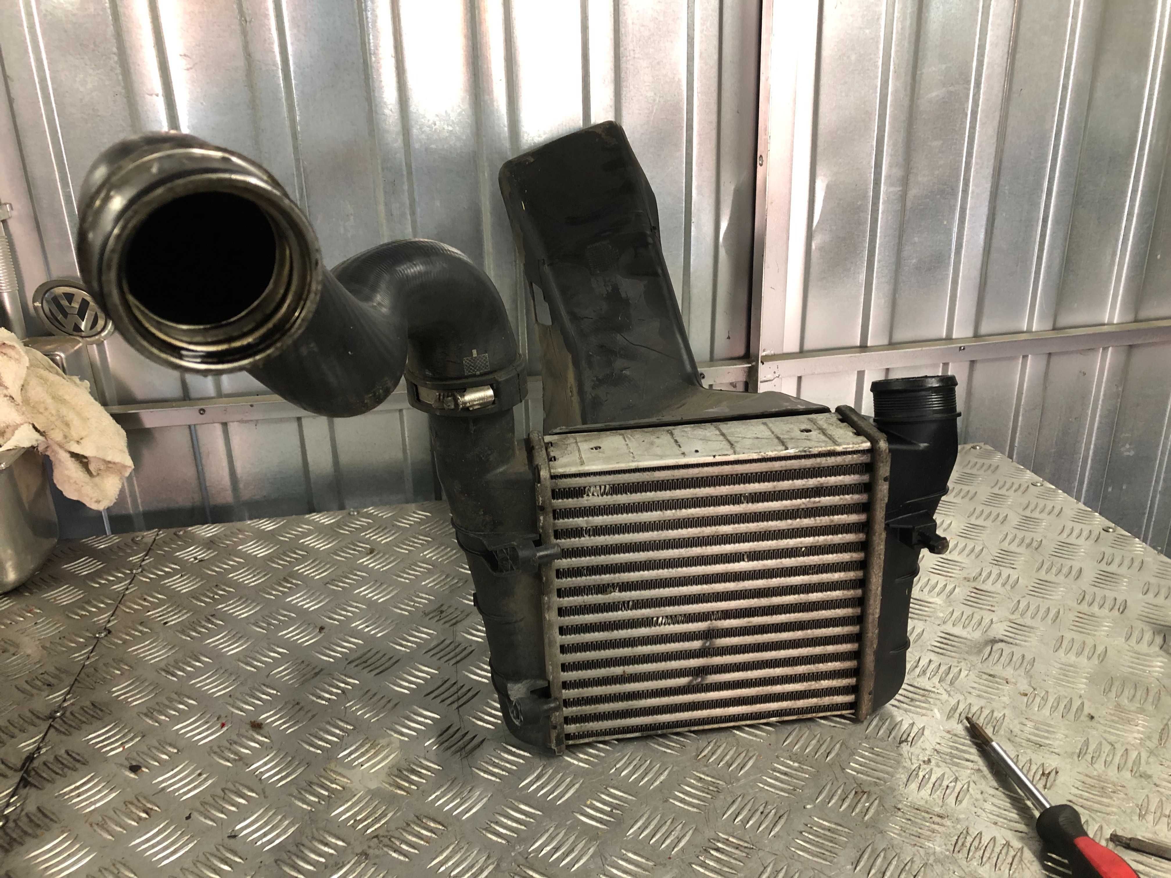 Chłodnica kierownica powietrza intercooler Audi A4 B6 B7 1.9 2.0 Tdi