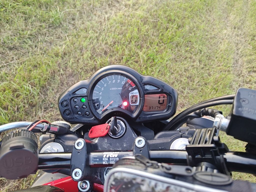 Suzuki Gladius SFV 650