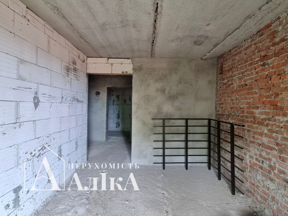 Продам 1-кімнатну квартиру в новобудові в центрі