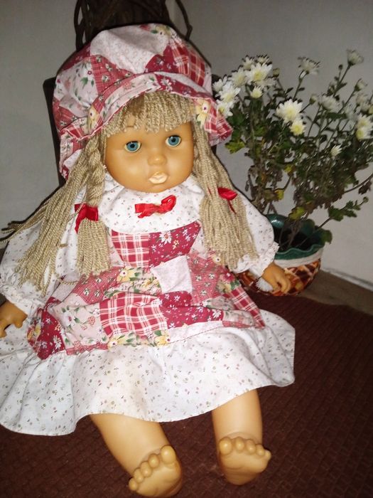 Очаровательная кукла