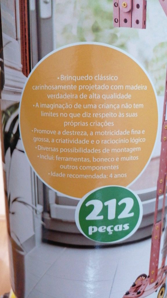 Conjunto de construção em madeira
