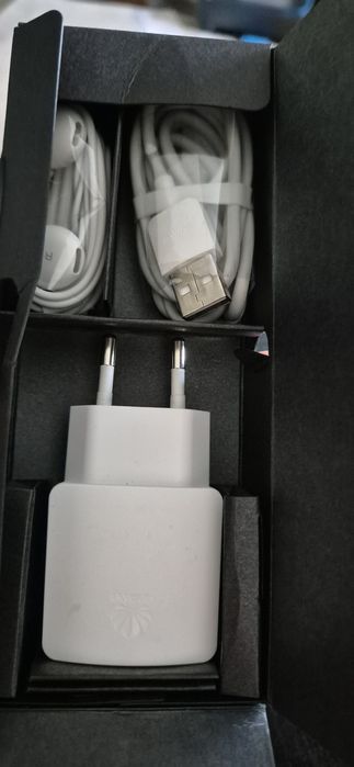 Huawei P8lite Dual sim- szkiełko ochronne.jak nowy