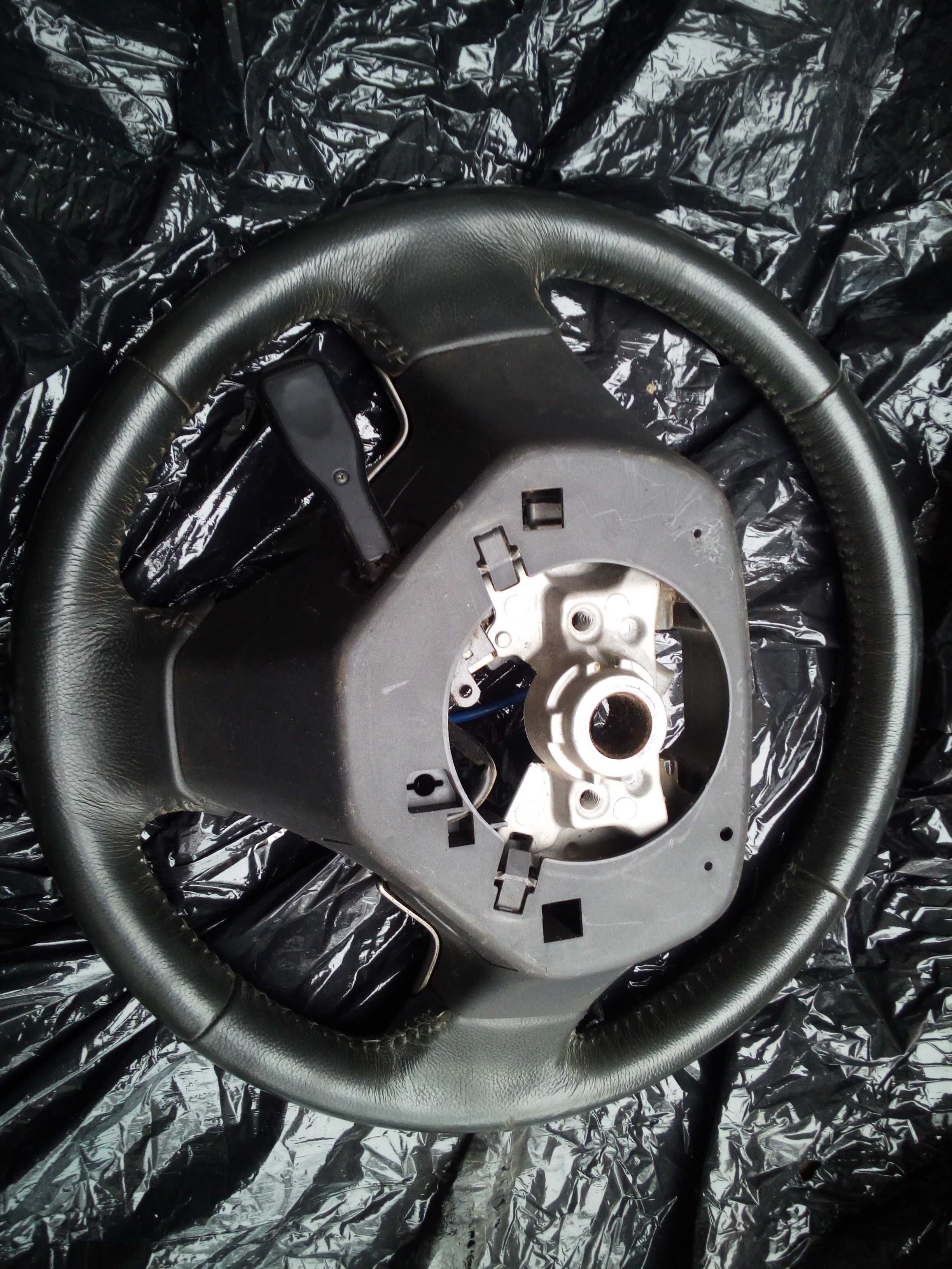 TOYOTA AURIS I 06-09 kierownica skóra tempomat