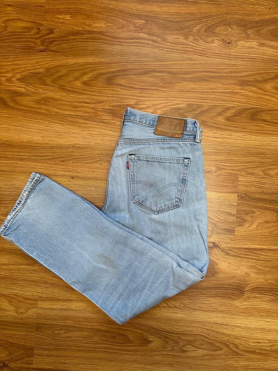 Чоловічі світлі джинси levi's