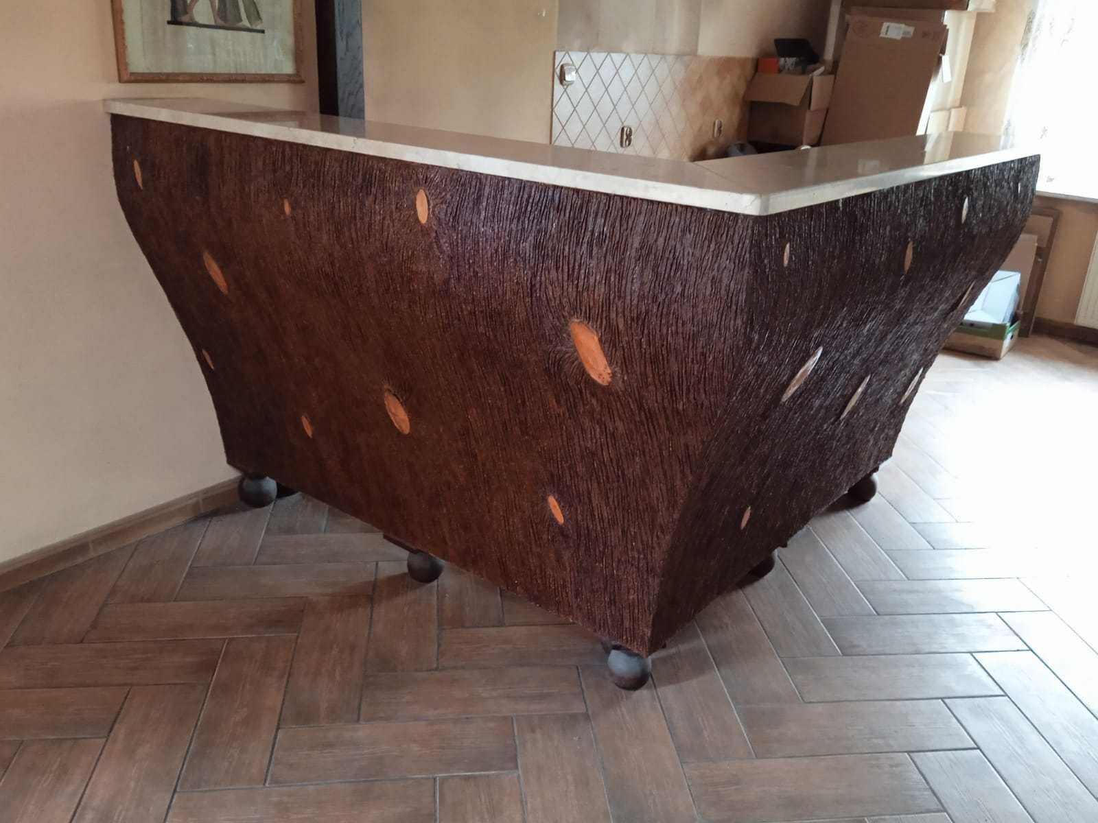 Barek salonowy bar drewniany blat marmur półki wieszak kieliszki