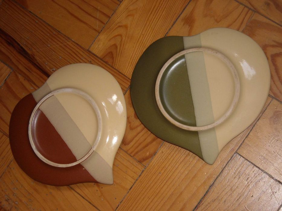 Dois pires em loiça forma coração