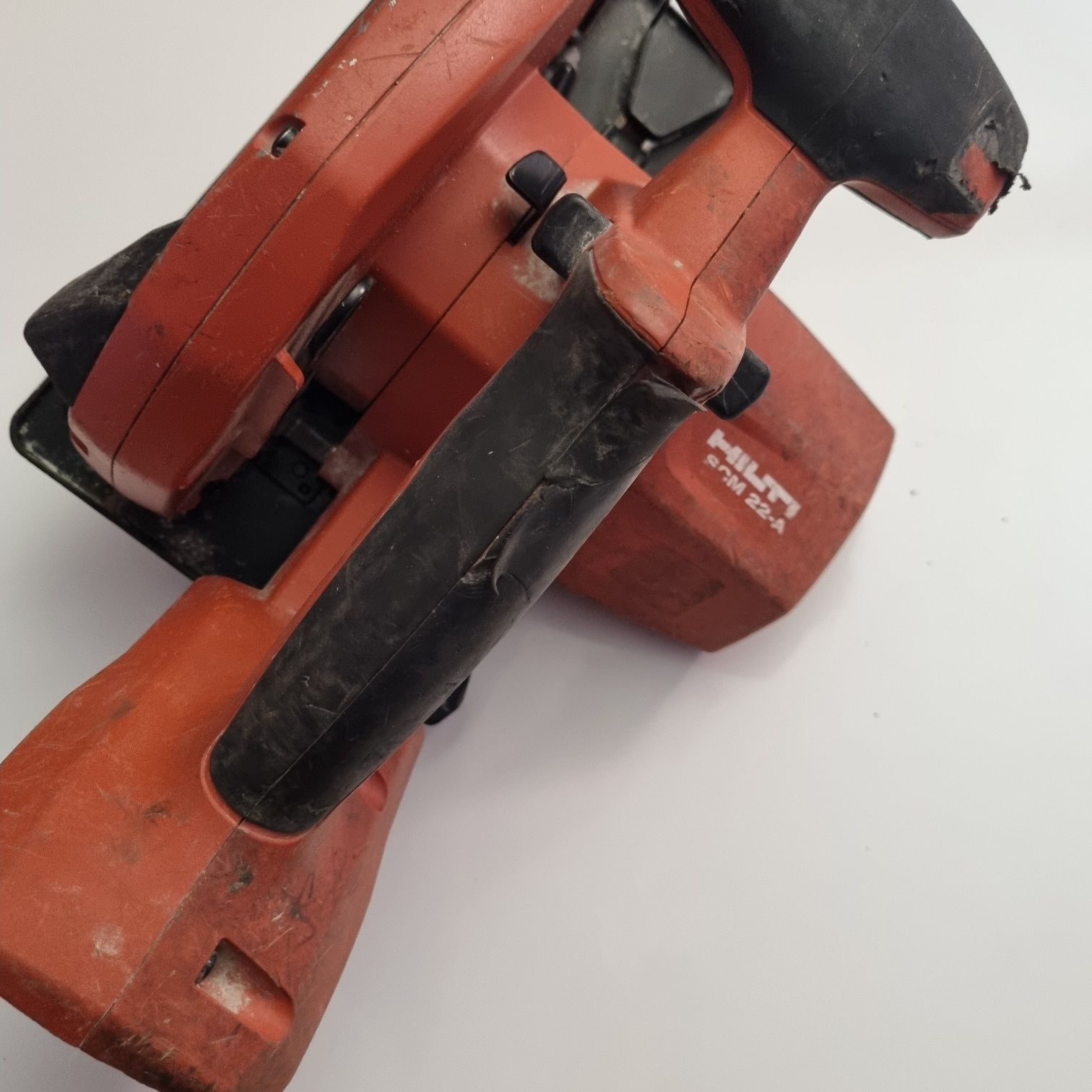 Pilarka hilti scm 22-A